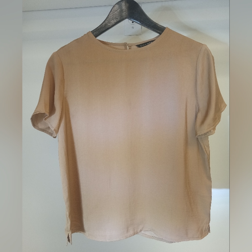 Banana Republic Pale Golden Brown Short-Sleeve Silk Blouse